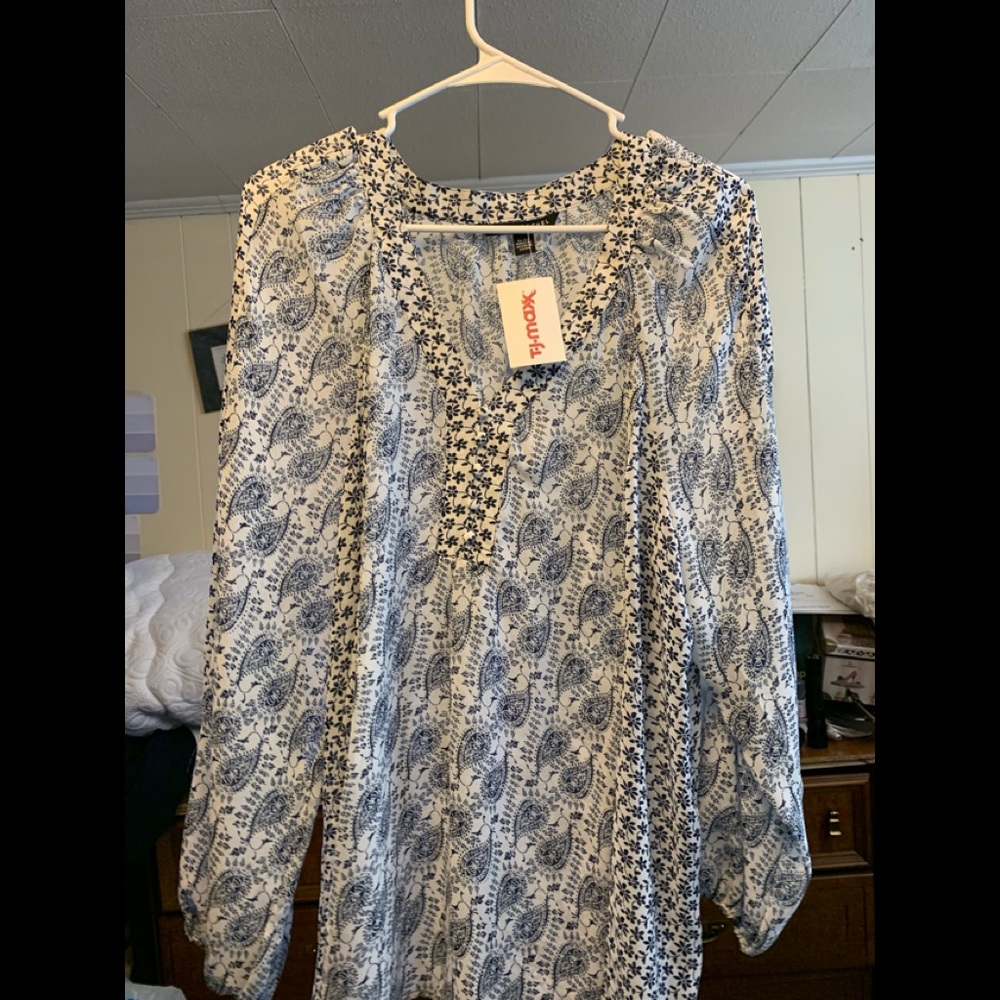 NWT blouse. Soft and flowing